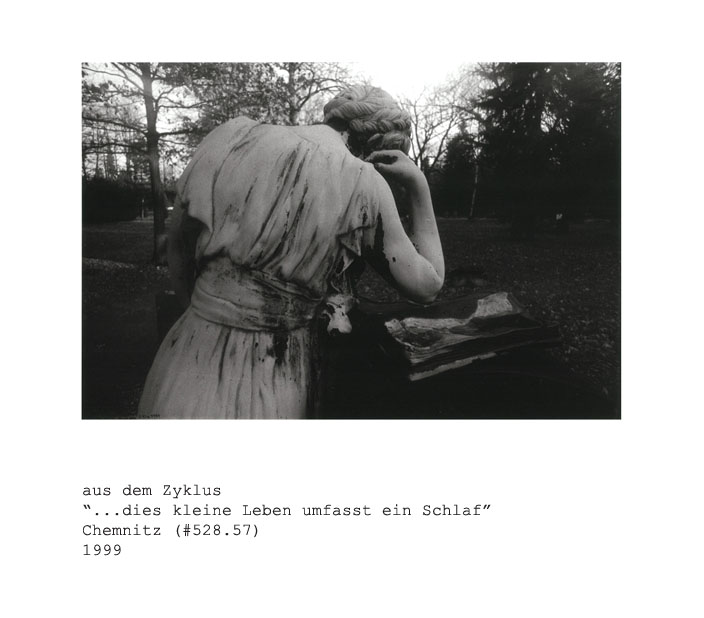 Fotografie von Uwe Klos aus dem Zyklus: ...dies kleine Leben umfasst ein Schlaf: Chemnitz